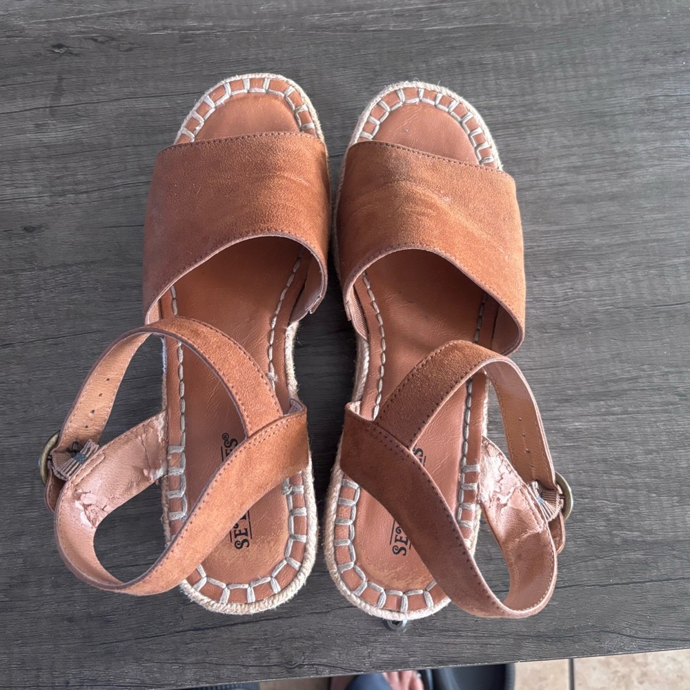 Seychelles Stylish Tan wedge/ platform Sandals for Women